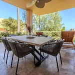 Spacious Family Paradise דירה