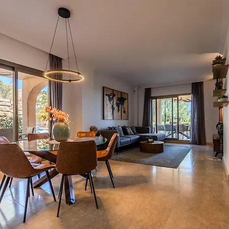 Lägenhet Spacious Family Paradise Estepona