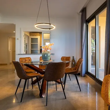 Lägenhet Spacious Family Paradise Estepona